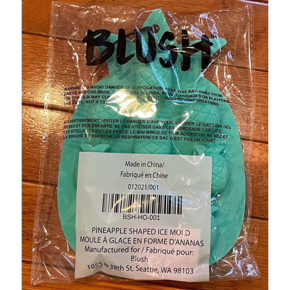 2 Pineapple Shaped Ice/Candy Mold,  Green & Yellow Mold, Spring Summer Cocktail - Picture 3 of 5